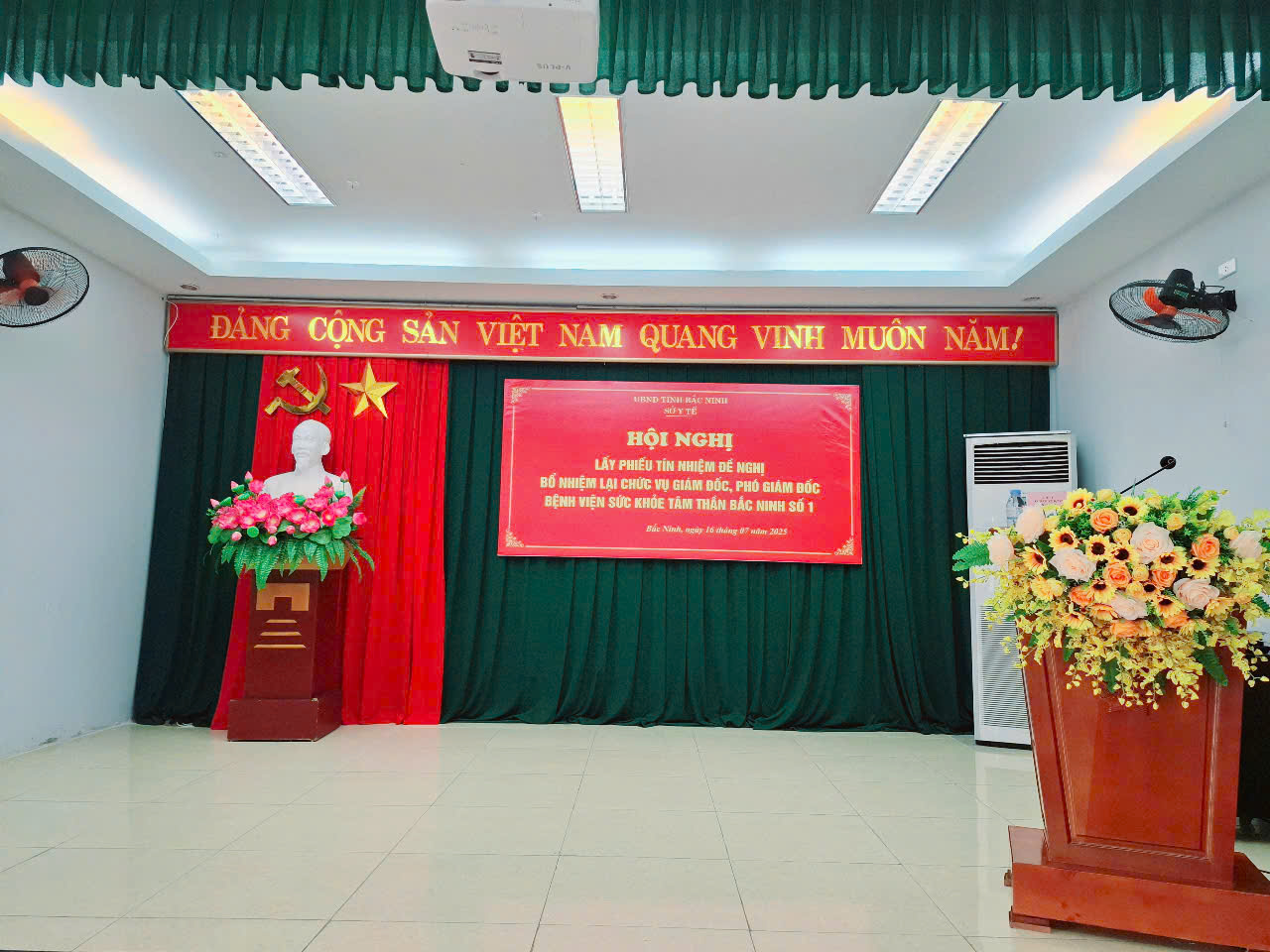 HỘI NGHỊ LẤY PHIẾU TÍN NHIỆM BỔ NHIỆM LẠI CHỨC VỤ GIÁM ĐỐC VÀ PHÓ GIÁM ĐỐC BỆNH VIỆN SỨC KHỎE TÂM...