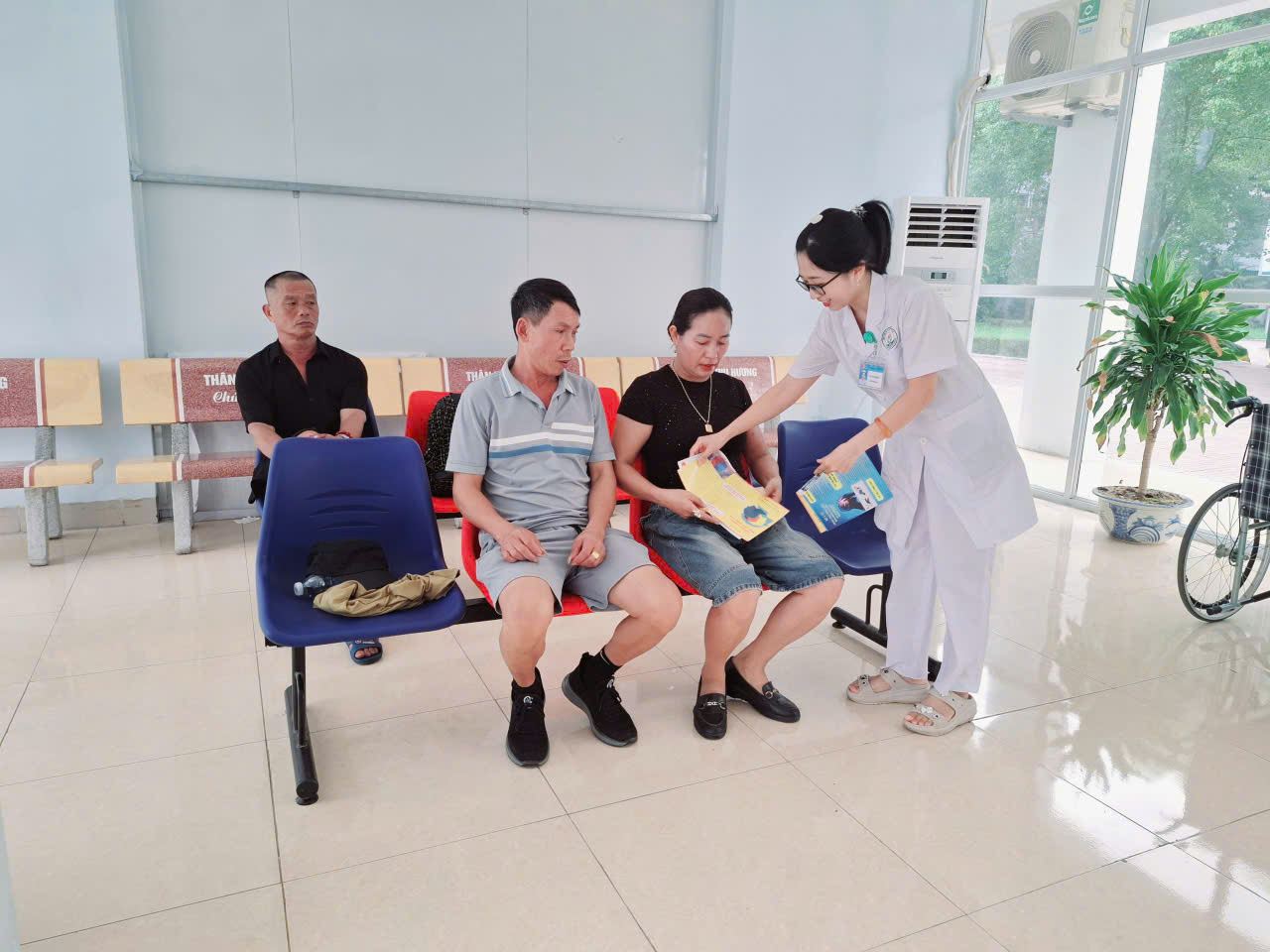 BỆNH VIỆN SỨC KHỎE TÂM THẦN BẮC NINH SỐ 1 TRIỂN KHAI ĐỒNG BỘ NHIỀU HOẠT ĐỘNG TRUYỀN THÔNG HƯỞNG...|https://bvsktamthanbacninh1.com/chi-tiet-tin-tuc/-/asset_publisher/M0UUAFstbTMq/content/benh-vien-suc-khoe-tam-than-bac-ninh-so-1-trien-khai-ong-bo-nhieu-hoat-ong-truyen-thong-huong-ung-ngay-suc-khoe-tam-than-the-gioi
